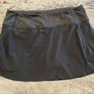 Athleta run with it skort 4 inch